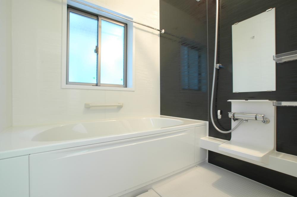 Same specifications photo (bathroom). Please take your tired of the day stretched out his leg in a large bath of Hitotsubo size