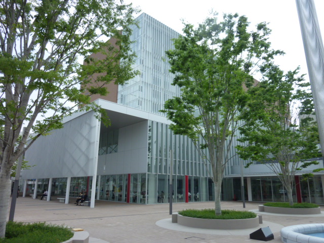 Government office. 400m until Machida City Hall (government office)