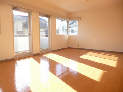 Living and room.  ☆ Living day pat ☆ 