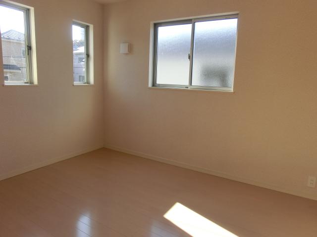 Non-living room. 1 Building