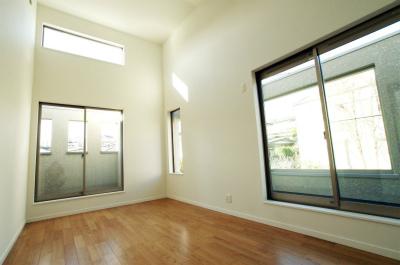 Non-living room. Indoor (12 May 2013) Shooting