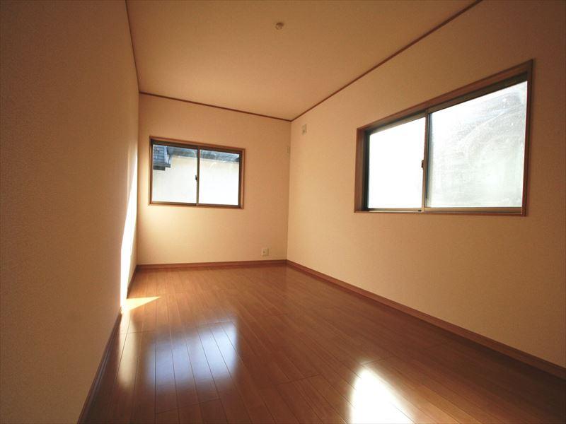 Same specifications photos (Other introspection). Same specifications