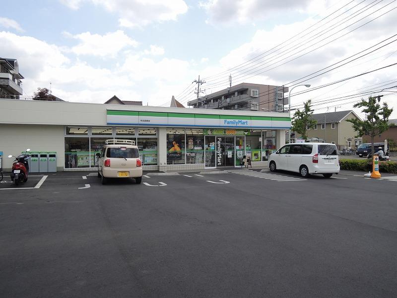 Convenience store. 702m to Family Mart (convenience store)