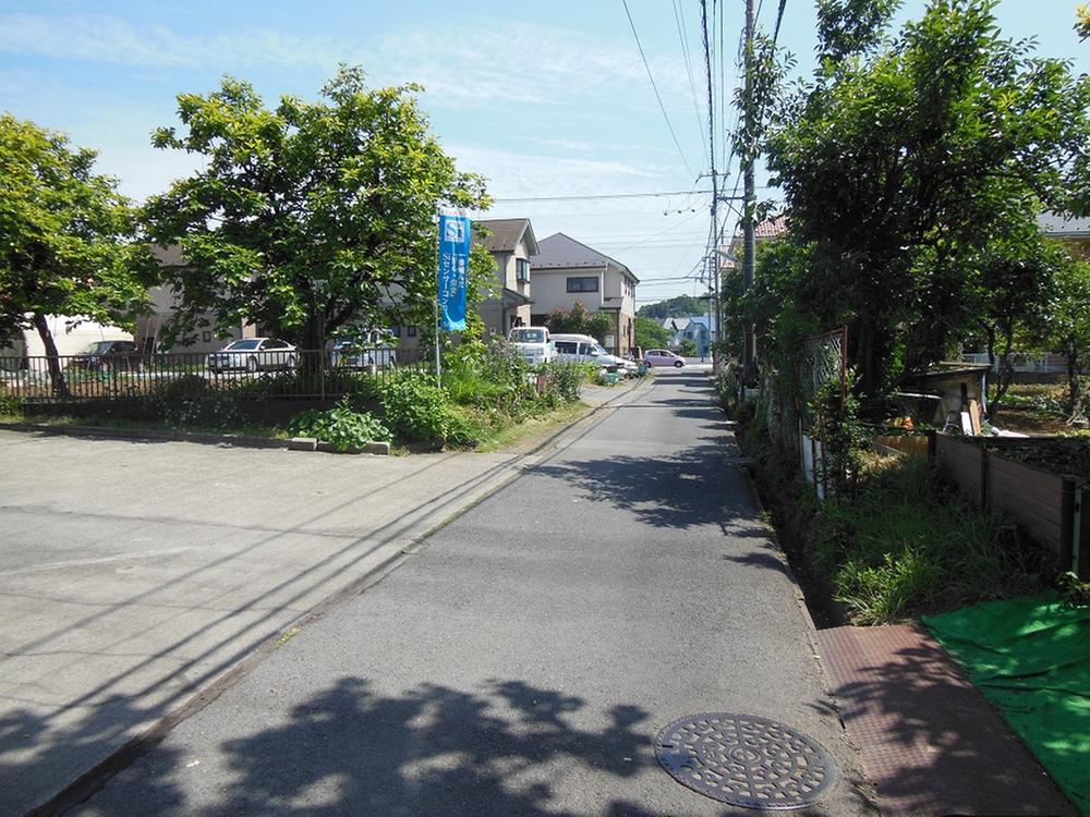 Local photos, including front road. Local (2013 June) shooting