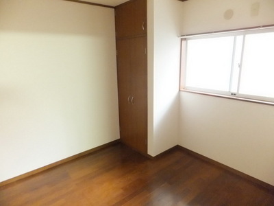 Other room space. Flooring