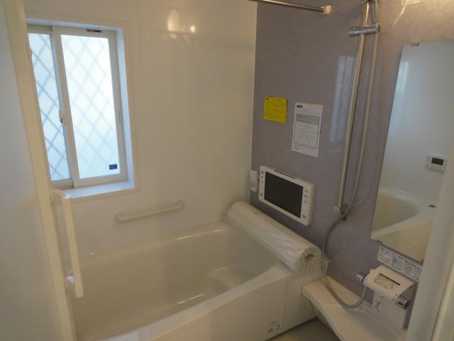 Bathroom. Building 2