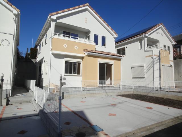 Local appearance photo. 5 Building