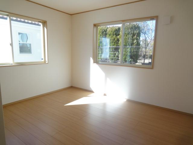 Non-living room. 5 Building