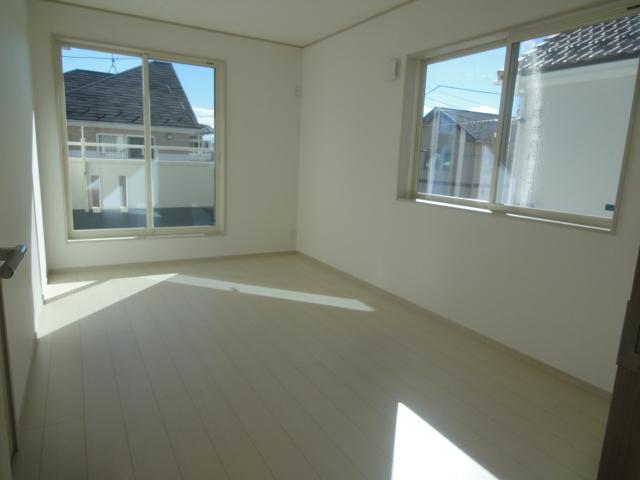 Non-living room. 6 Building