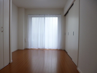 Living and room. All is flooring