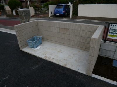 Other common areas. Convenient on-site dumping ground