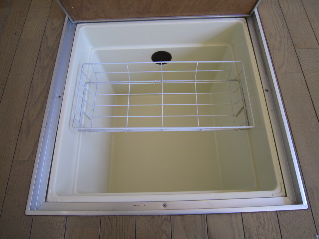 Receipt. There is under-floor storage