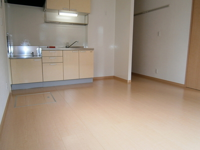 Living and room. Living 10.5 Pledge dihedral lighting in a bright room (inverted type)