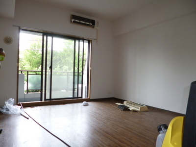 Living and room.  ☆ Sunny ☆ Living is ☆ 