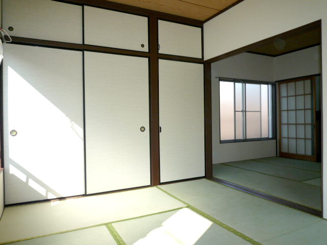 Living and room. Minami Japanese-style room ・ Medium Japanese-style room