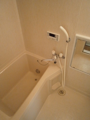Bath. With reheating hot water supply