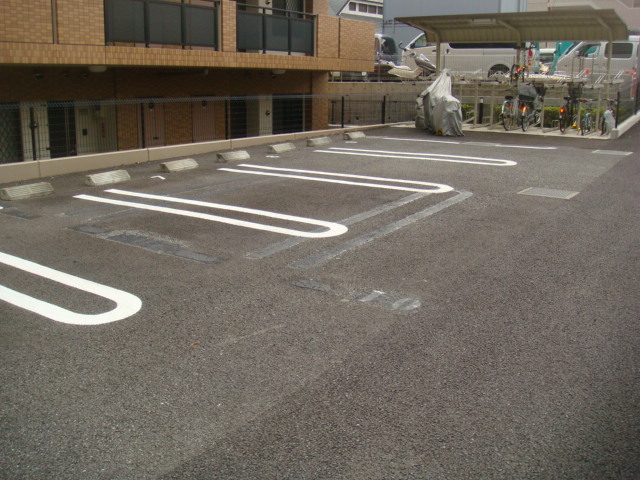 Other. 0m to on-site parking (Other)