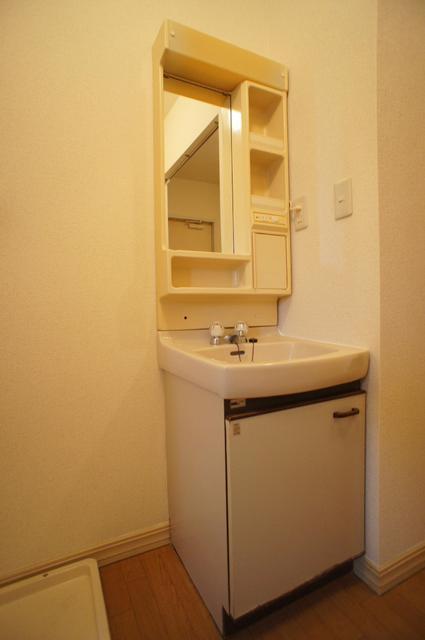 Washroom. Calm down if independent wash basin you can get dressed ☆