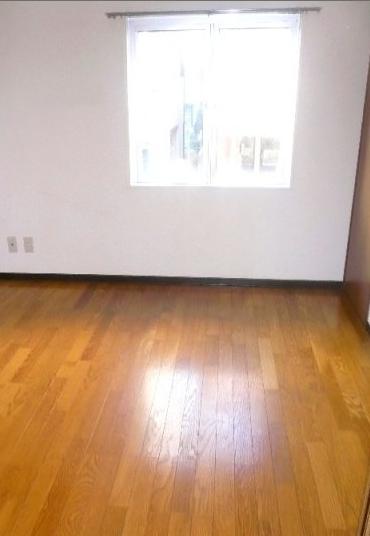 Living and room. Reference photograph