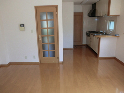 Living and room. Open kitchen