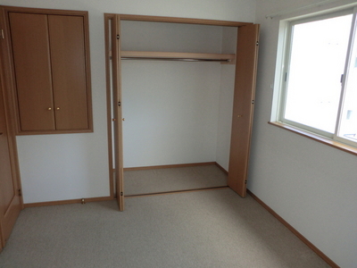 Other room space. closet