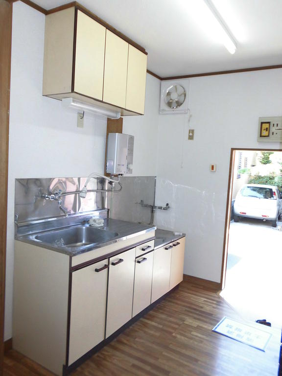 Kitchen. Reference photograph ・ Same building equipment