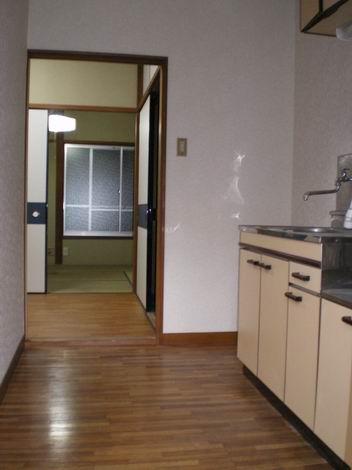 Kitchen. Reference photograph ・ Same building equipment