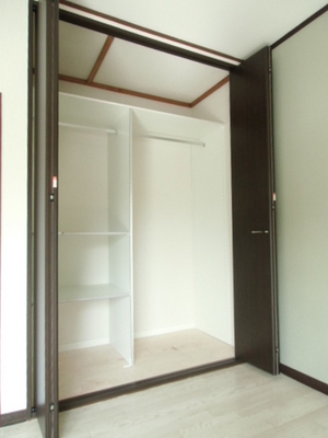 Receipt. Of large capacity closet!