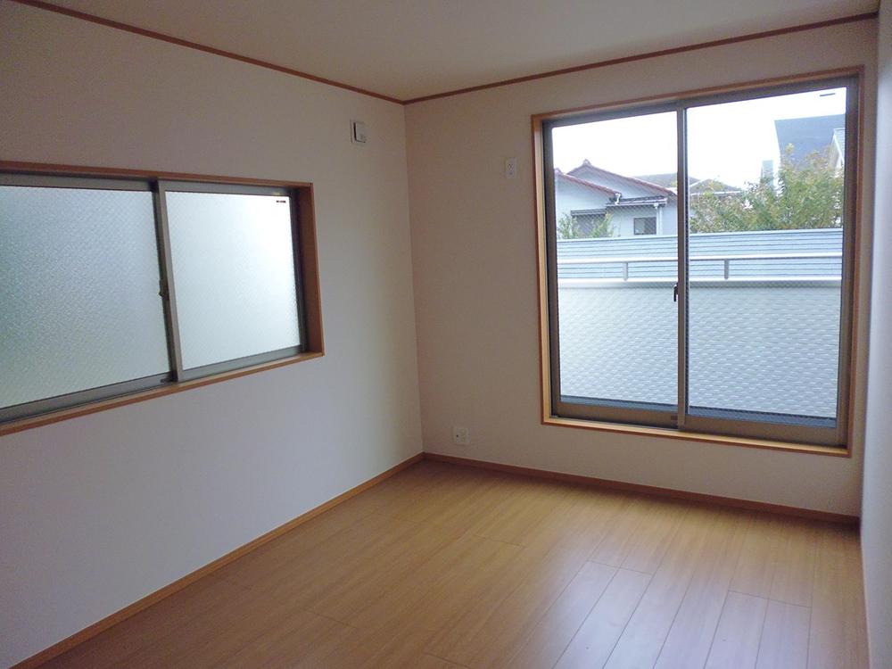 Non-living room. 1 Building