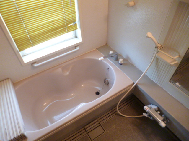 Bath.  ☆ With window, It is comfortable and relaxing bath ☆