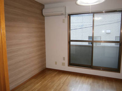 Living and room. Western-style 6 Pledge