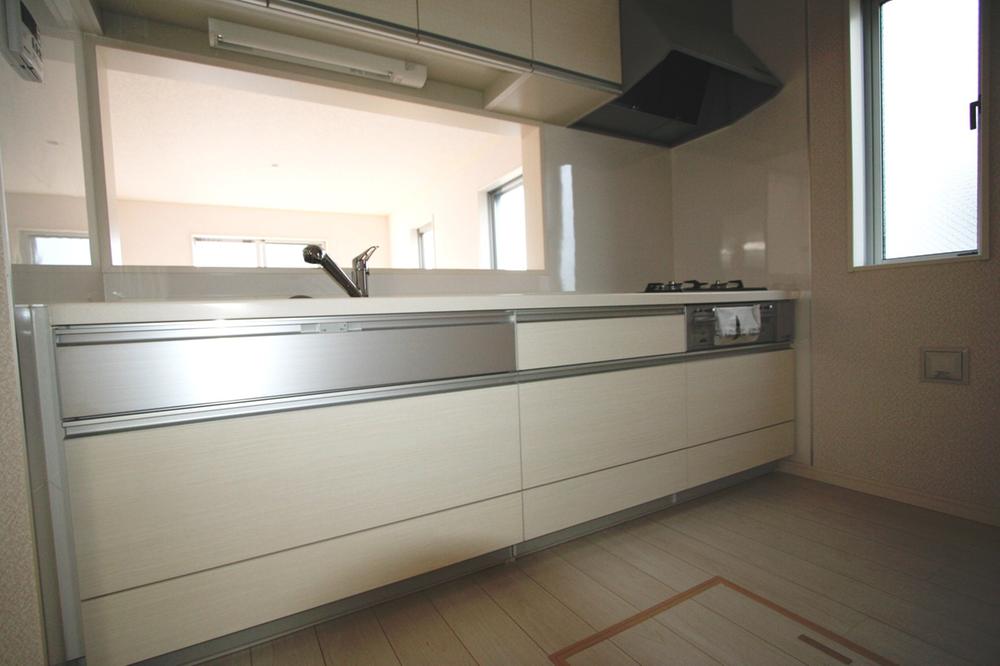 Kitchen. Local (12 May 2013) Shooting