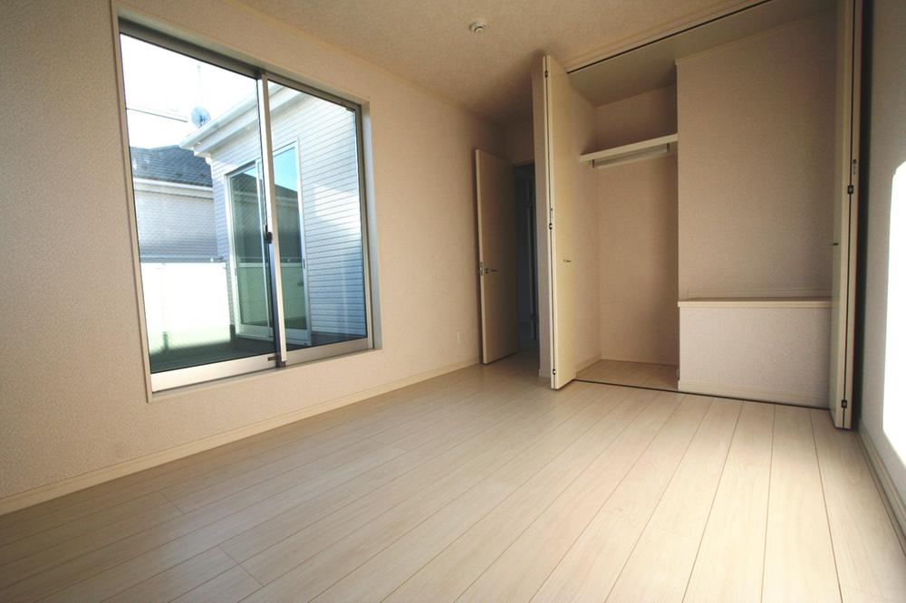 Non-living room. Local (12 May 2013) Shooting