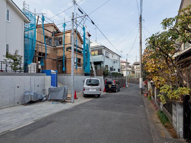 Local photos, including front road. Local (12 May 2013) Shooting