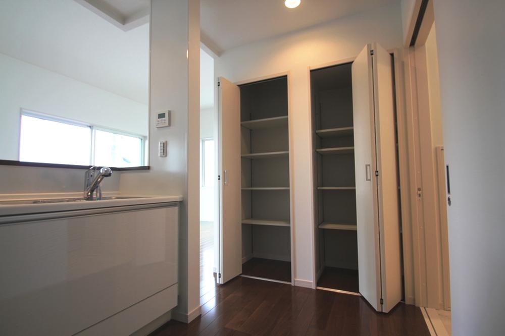 Receipt. Indoor (12 May 2013) Shooting Kitchen rich pantry