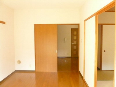 Living and room. Day is good