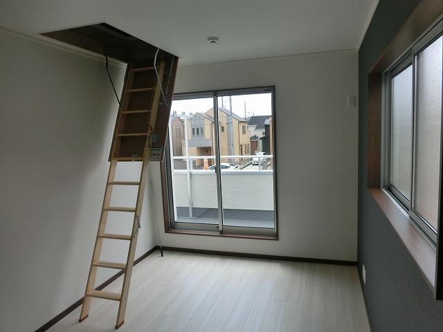 Non-living room. Bright room.