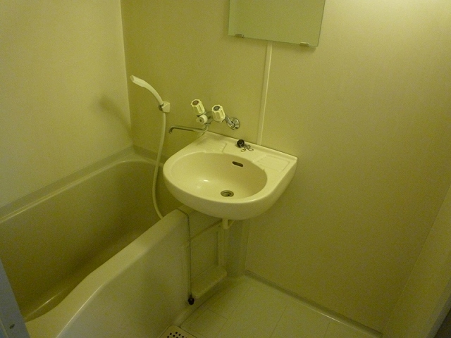 Bath. ※ Image floor plan of the inverted type