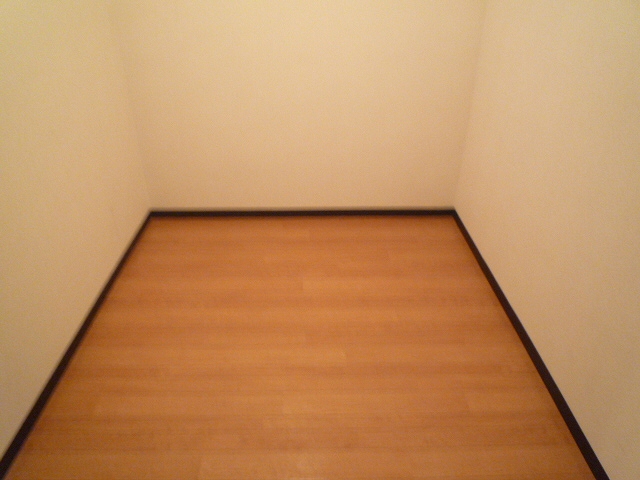 Receipt. Spacious closet