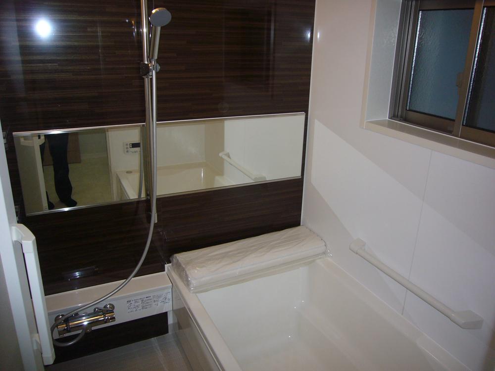 Bathroom. Indoor (11 May 2013) Shooting