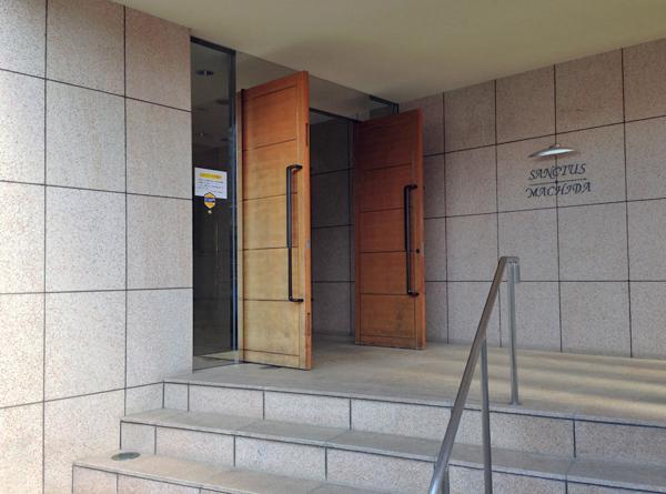 Entrance. Common areas