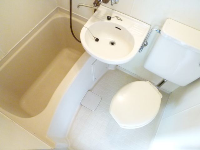 Bath. ☆ Unit is a bus ☆