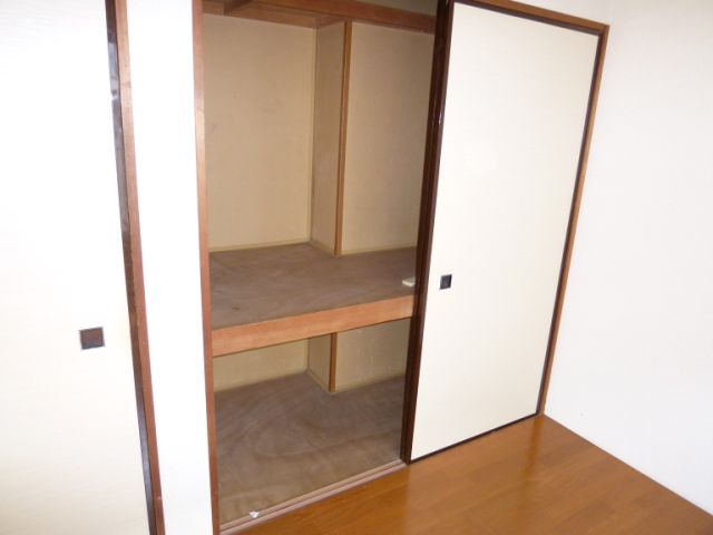 Receipt. ☆ There is a closet ☆