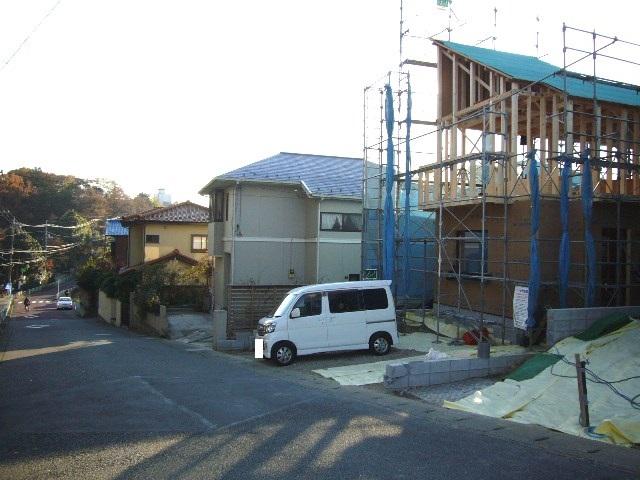 Local photos, including front road. Adjacent road can afford