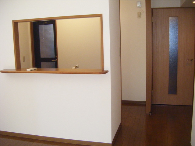 Living and room. Counter kitchen