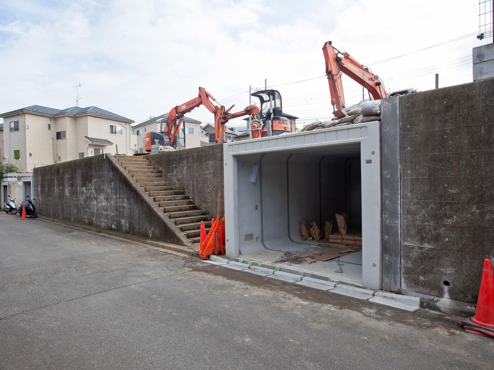 Local appearance photo. Local (10 May 2013) Shooting