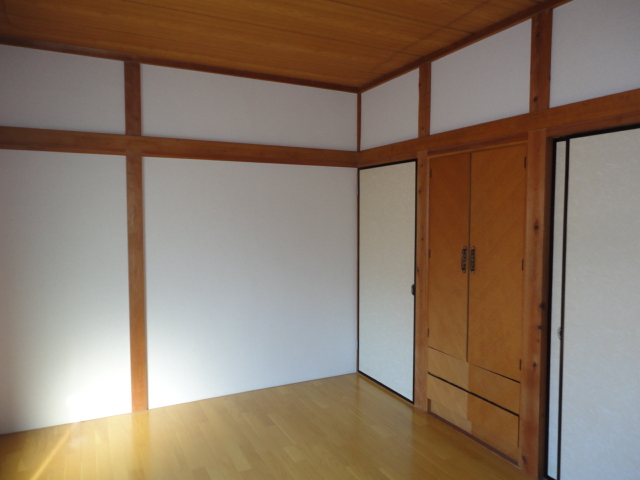 Living and room. Air-conditioned first base