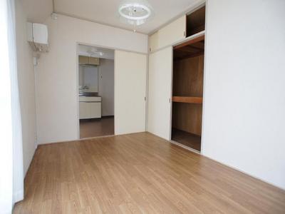 Living and room. Easy-to-use floor plans in all flooring! 