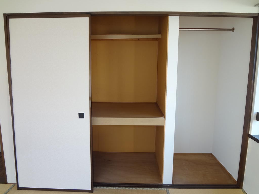 Receipt. Storage have the Japanese-style room