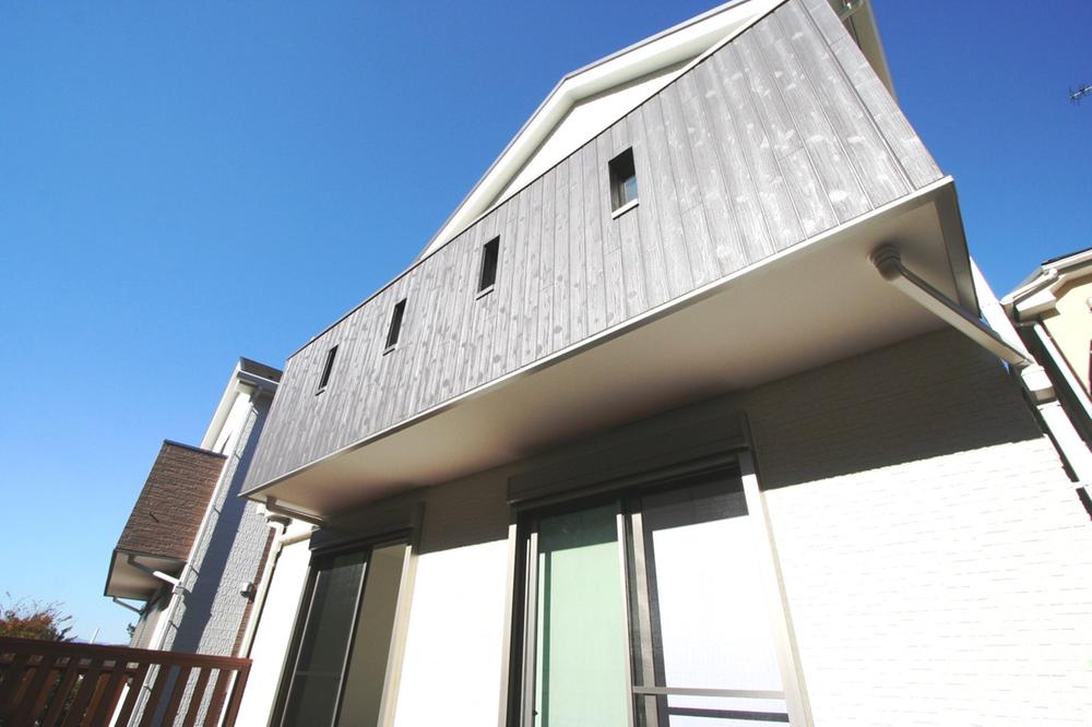 Local appearance photo. Local (11 May 2013) Shooting